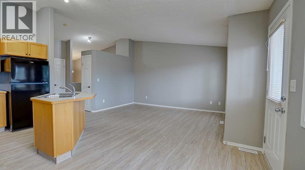Listing photo – 13 Leung Place, Blackfalds