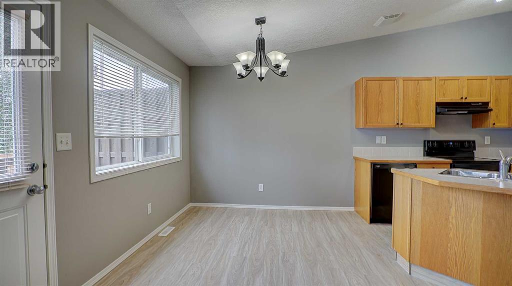 Listing photo – 13 Leung Place, Blackfalds