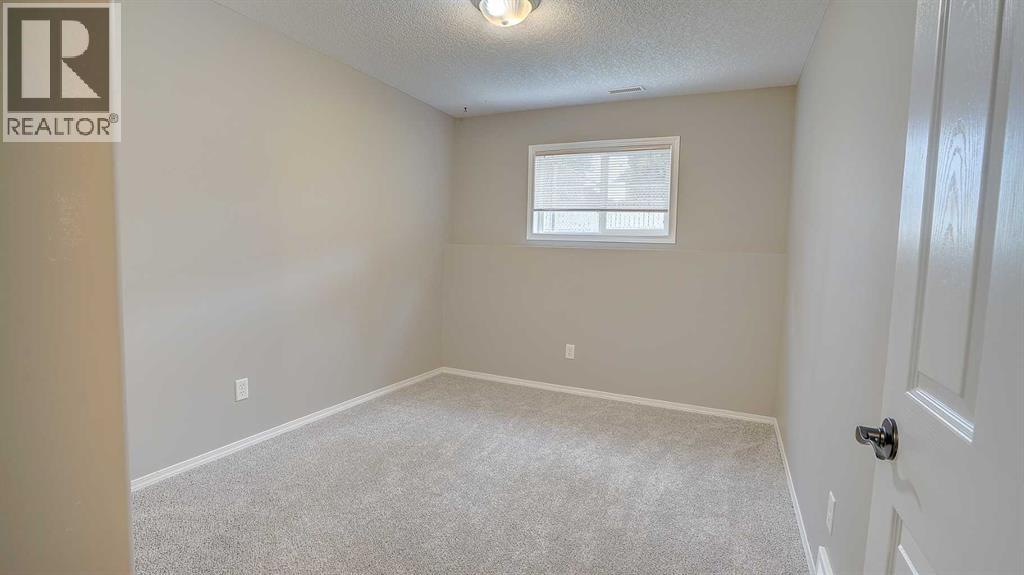 Listing photo – 13 Leung Place, Blackfalds