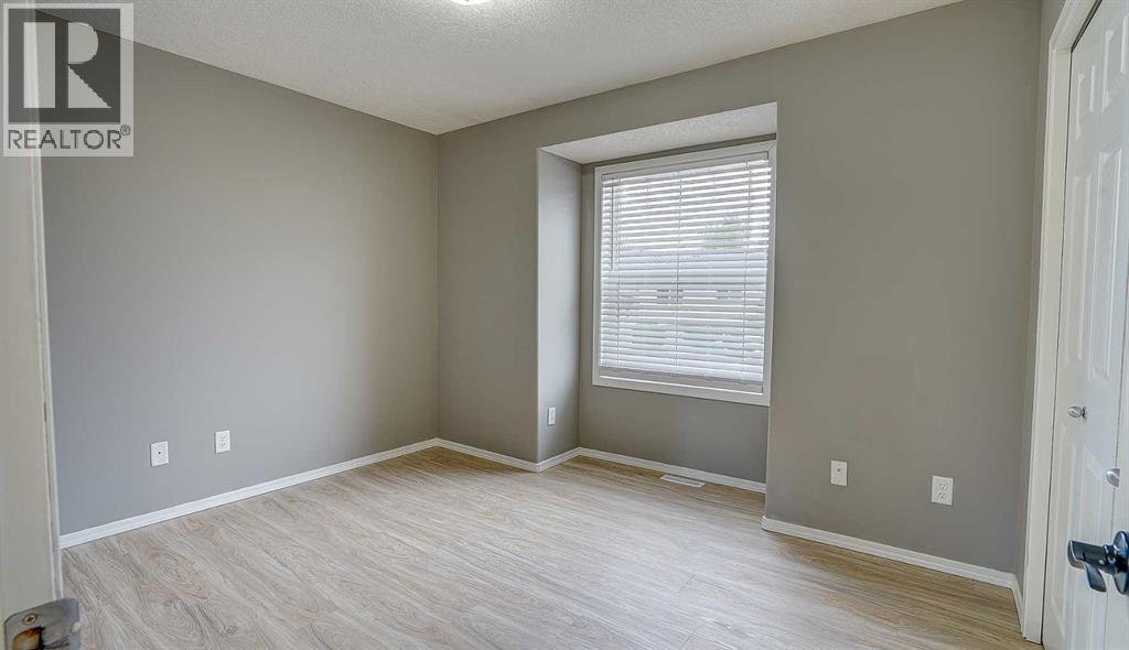Listing photo – 13 Leung Place, Blackfalds