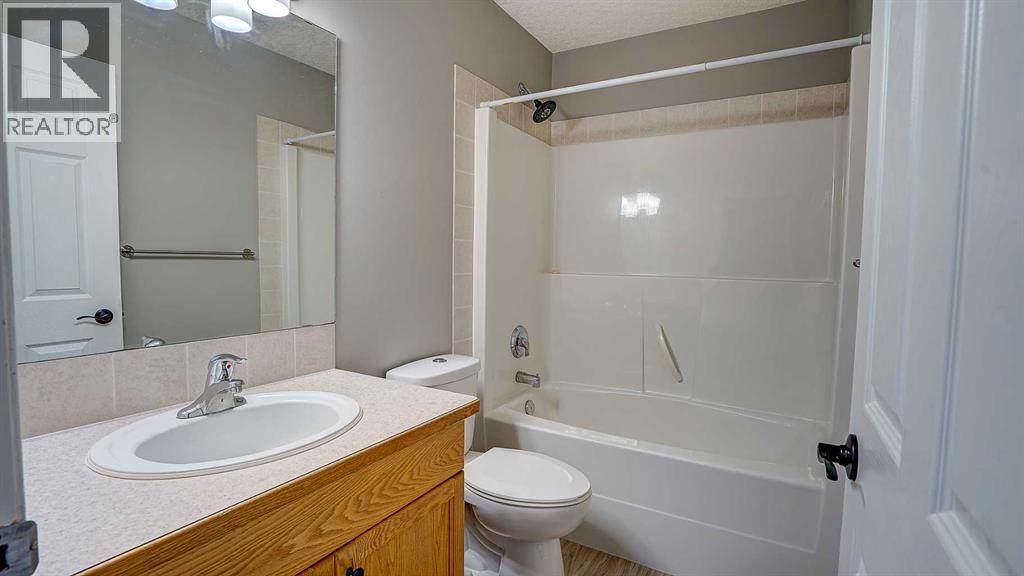 Listing photo – 13 Leung Place, Blackfalds