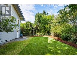 1320 Bond St, Victoria, BC V8S1C4 Photo 30