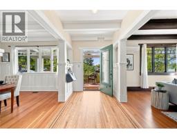 Living room - 1320 Bond St, Victoria, BC V8S1C4 Photo 11