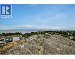 1320 Bond St, Victoria, BC V8S1C4 Photo 34