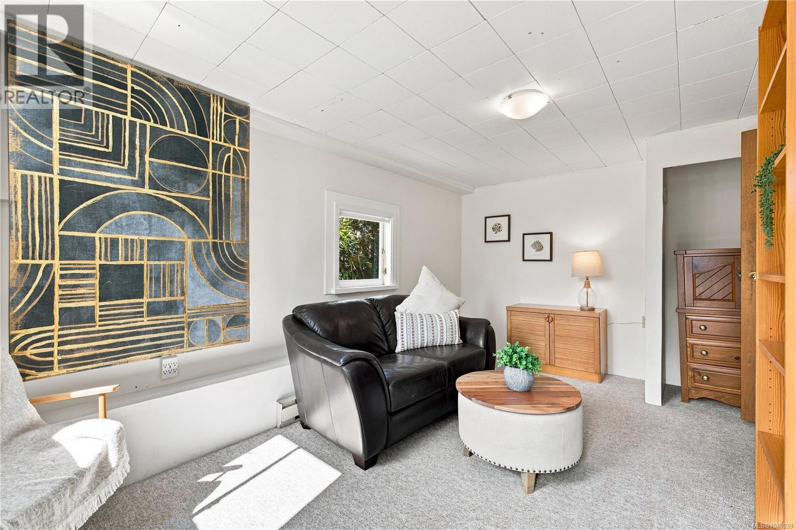 1320 Bond St - Image 37