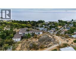 1320 Bond St, Victoria, BC V8S1C4 Photo 47