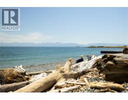 1320 Bond St, Victoria, BC V8S1C4 Photo 49