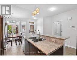 Bathroom - 261 Bulrush Crescent, Ottawa, ON K1T0E5 Photo 12