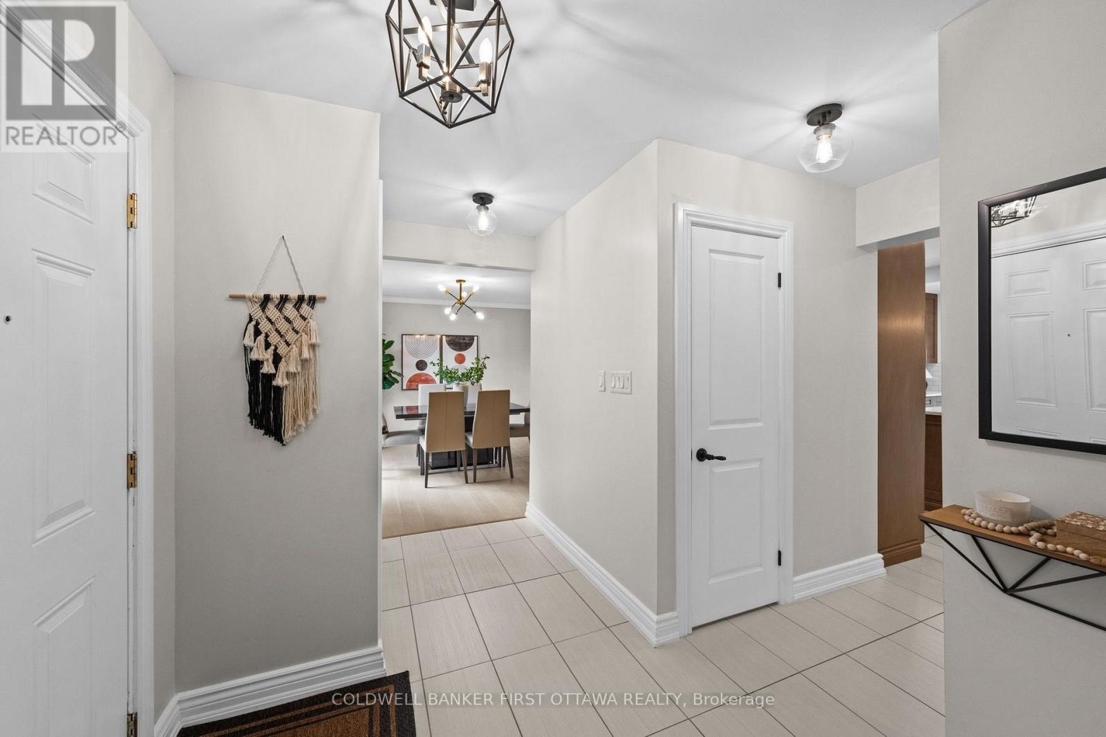 Main entry tiled front foyer.