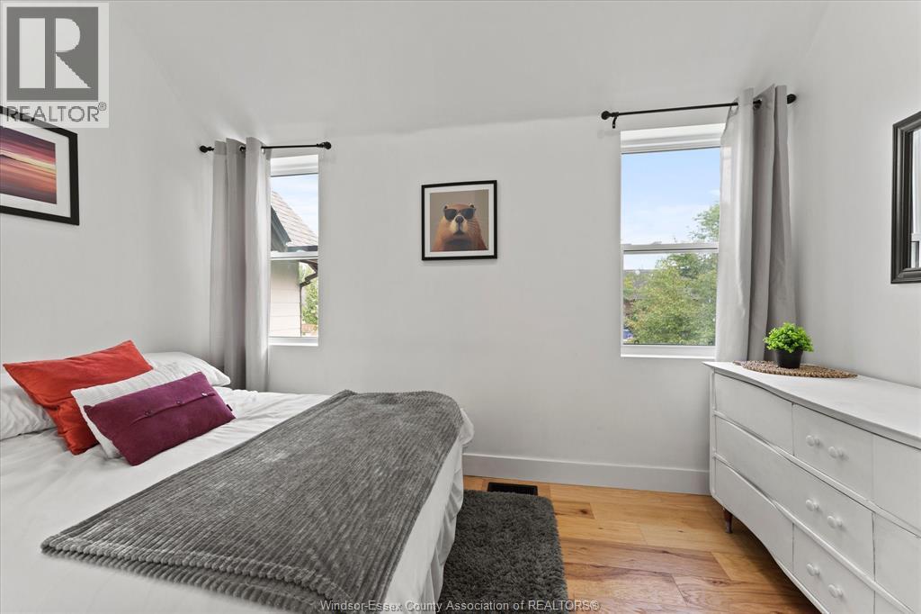1261 MONMOUTH ROAD - 23