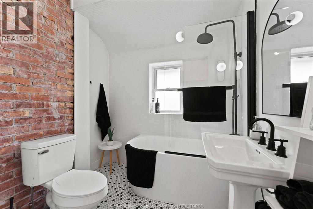 1261 MONMOUTH ROAD - 24