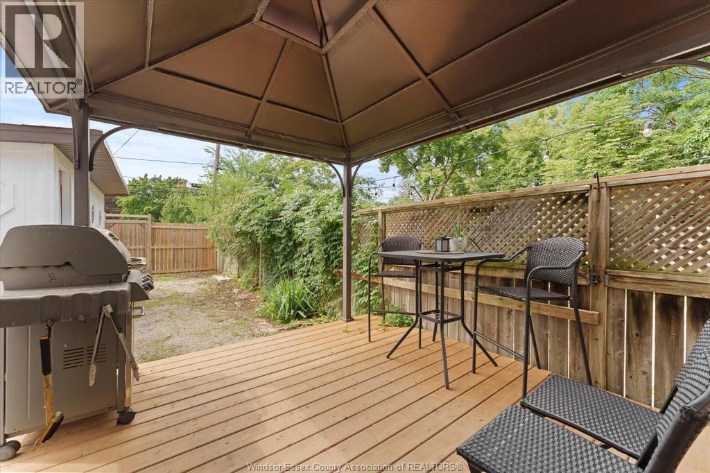 1261 MONMOUTH ROAD - 25