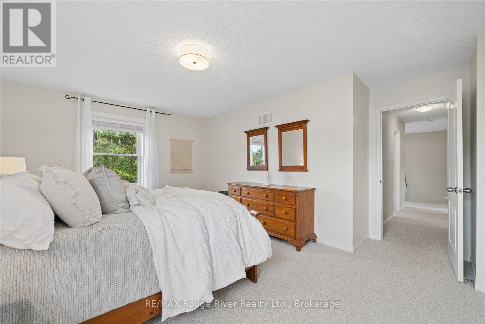 1 Gowan Drive, Whitby, ON photo 25