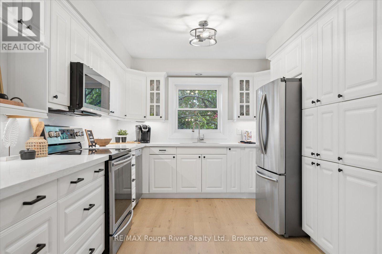 1 Gowan Drive, Whitby, ON photo 17