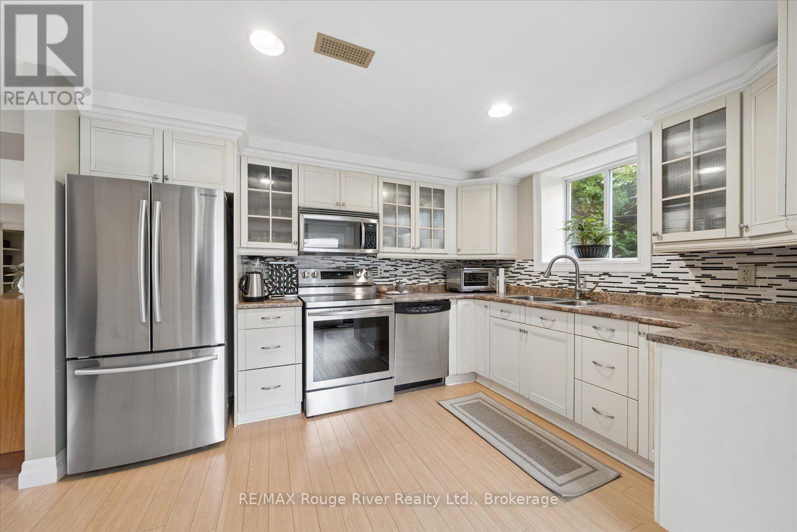 1 Gowan Drive, Whitby, ON photo 36