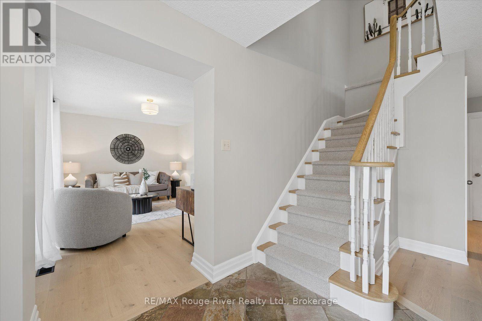 1 Gowan Drive, Whitby, ON photo 7