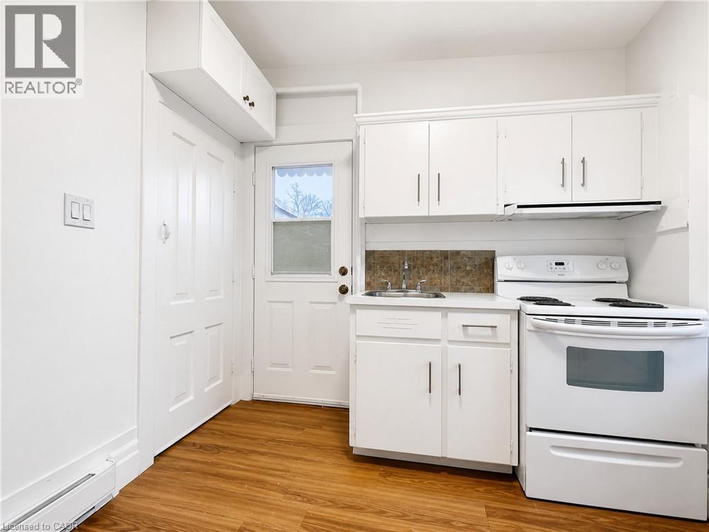 1 Bed, 1 Bath Apartment for Rent in London – 6 PEGLER Street, London - Image 6
