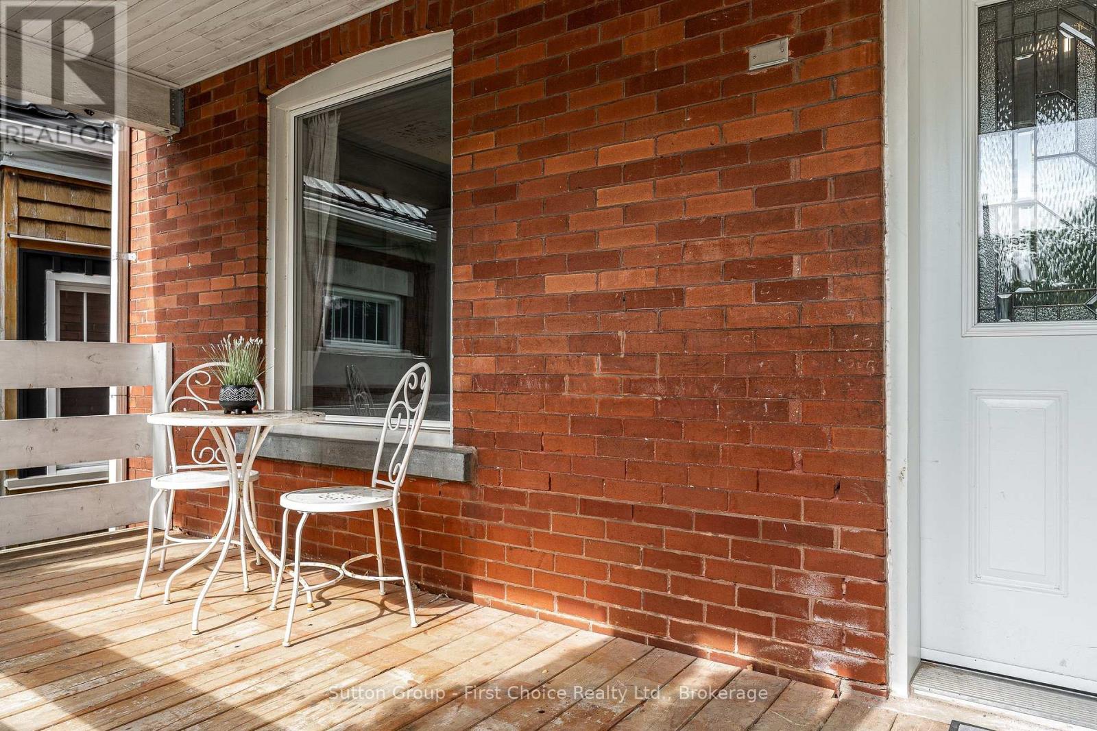 232 West Gore Street, Stratford, Ontario, N5A1K8, Stratford, Ontario — photo 3 of 5