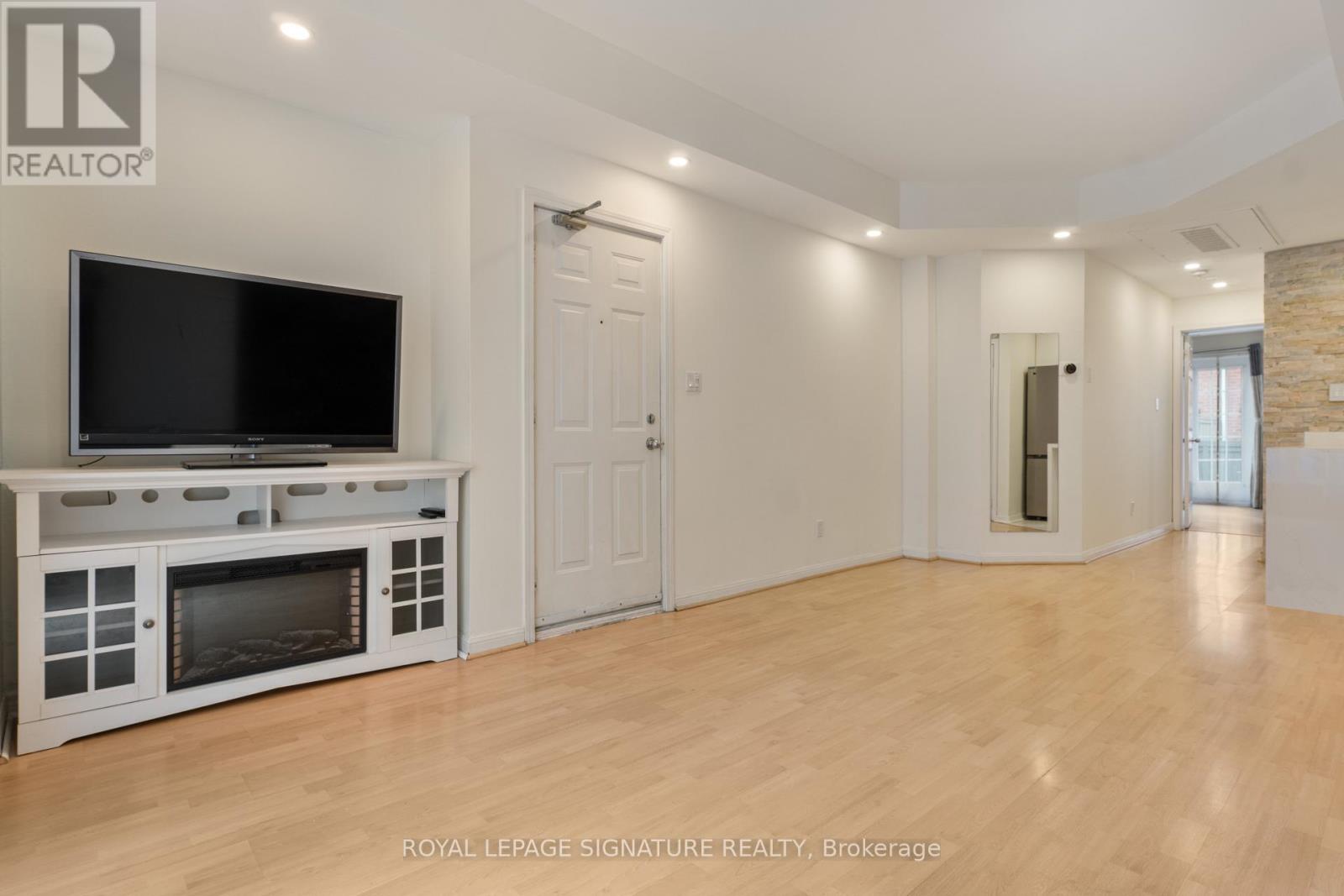 Photo of 8 - 11 NIAGARA STREET