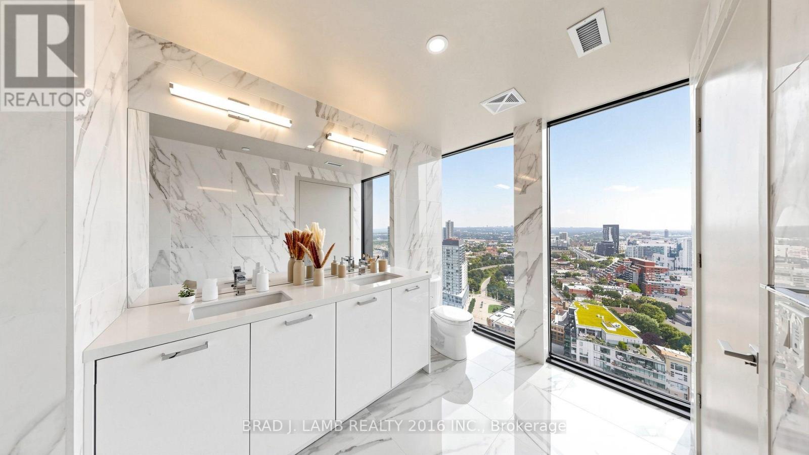 #3004 284 KING STREET E - 24