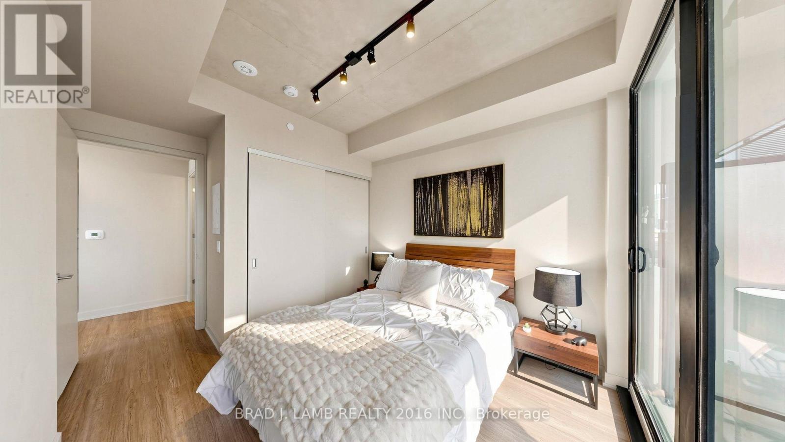 #3004 284 KING STREET E - 28