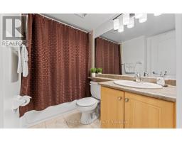 1411 - 212 Eglinton Avenue E, Toronto, ON M4P0A3 Photo 17