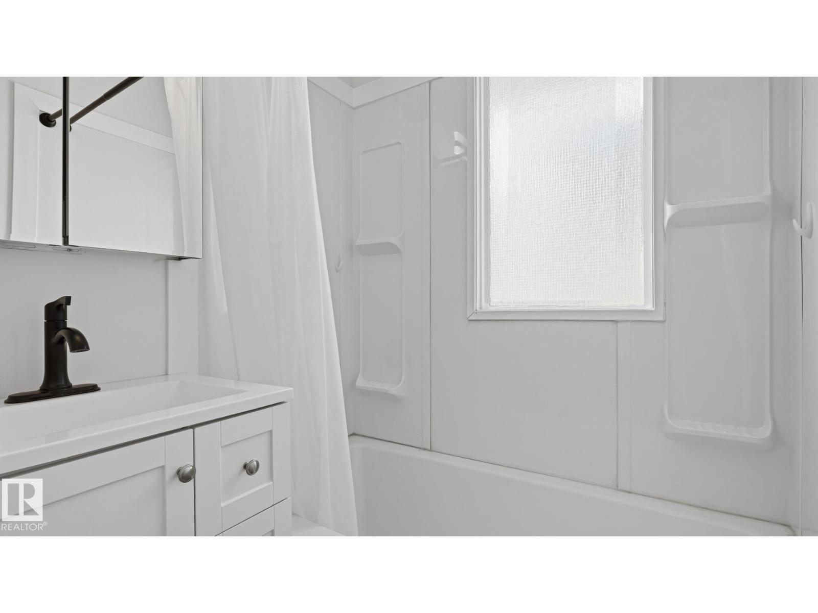 11836 62 ST NW - 12
