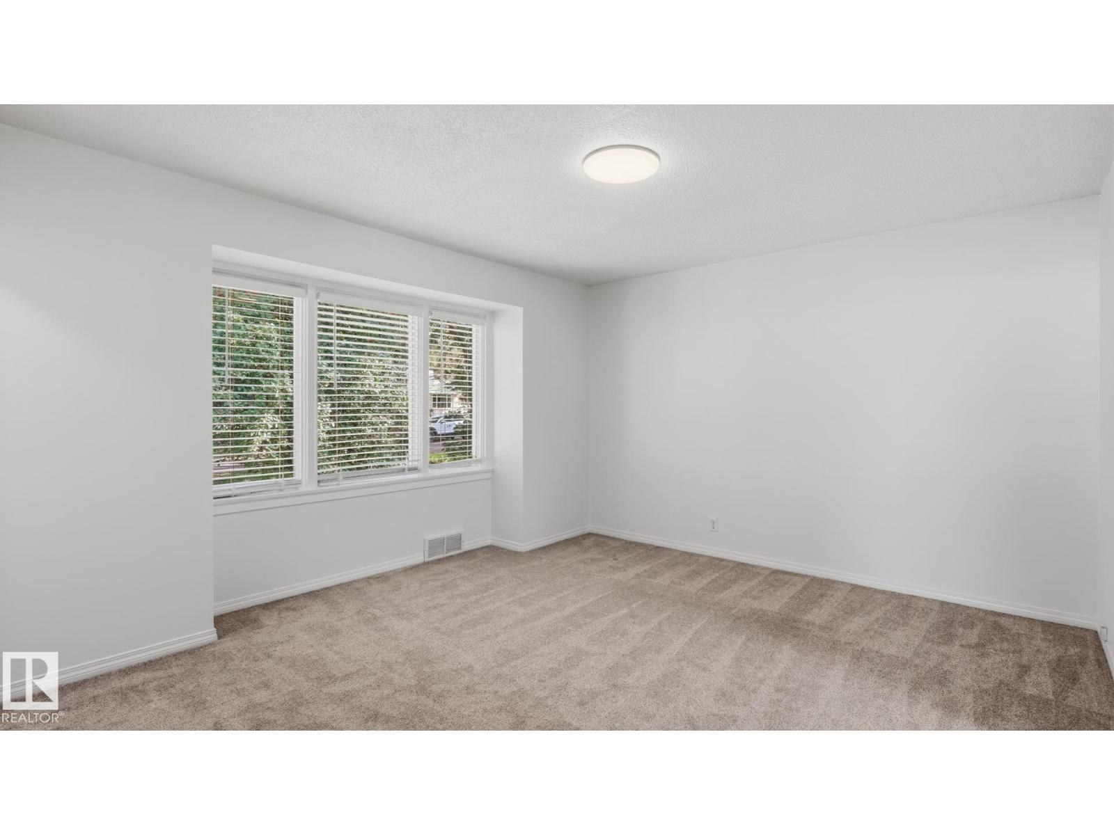 11836 62 St NW, Montrose (Edmonton) — photo 3 of 30