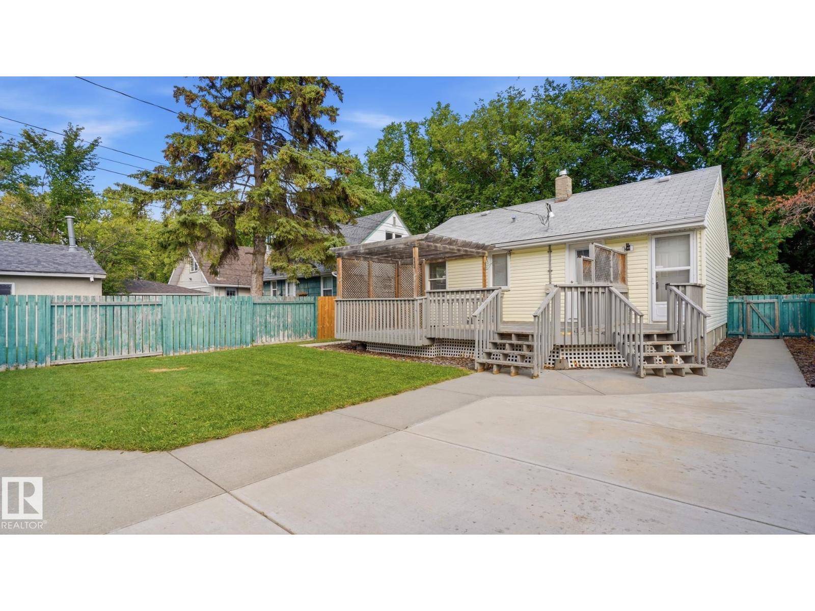 11836 62 ST NW - 39