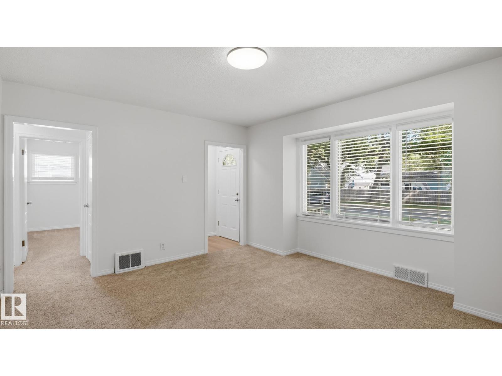 11836 62 ST NW - 6