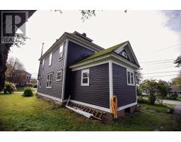Bedroom - 61 Victoria Street W, Amherst, NS B4H1C3 Photo 9