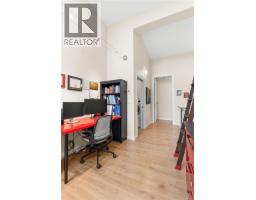 1704 Coronation Ave, Victoria, BC V8R1X2 Photo 17