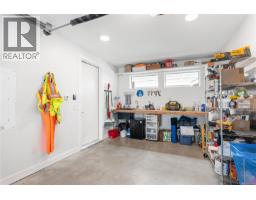 1704 Coronation Ave, Victoria, BC V8R1X2 Photo 32