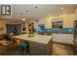 Kitchen - 1704 Coronation Ave, Victoria, BC V8R1X2 Photo 9