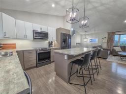 12 Derlago Drive, Brandon, MB R7B4J5 Photo 11