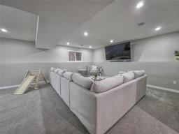 12 Derlago Drive, Brandon, MB R7B4J5 Photo 24