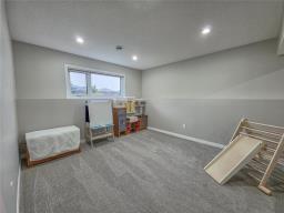12 Derlago Drive, Brandon, MB R7B4J5 Photo 27