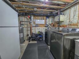 12 Derlago Drive, Brandon, MB R7B4J5 Photo 31