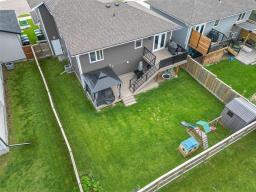 12 Derlago Drive, Brandon, MB R7B4J5 Photo 35