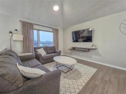 12 Derlago Drive, Brandon, MB R7B4J5 Photo 6