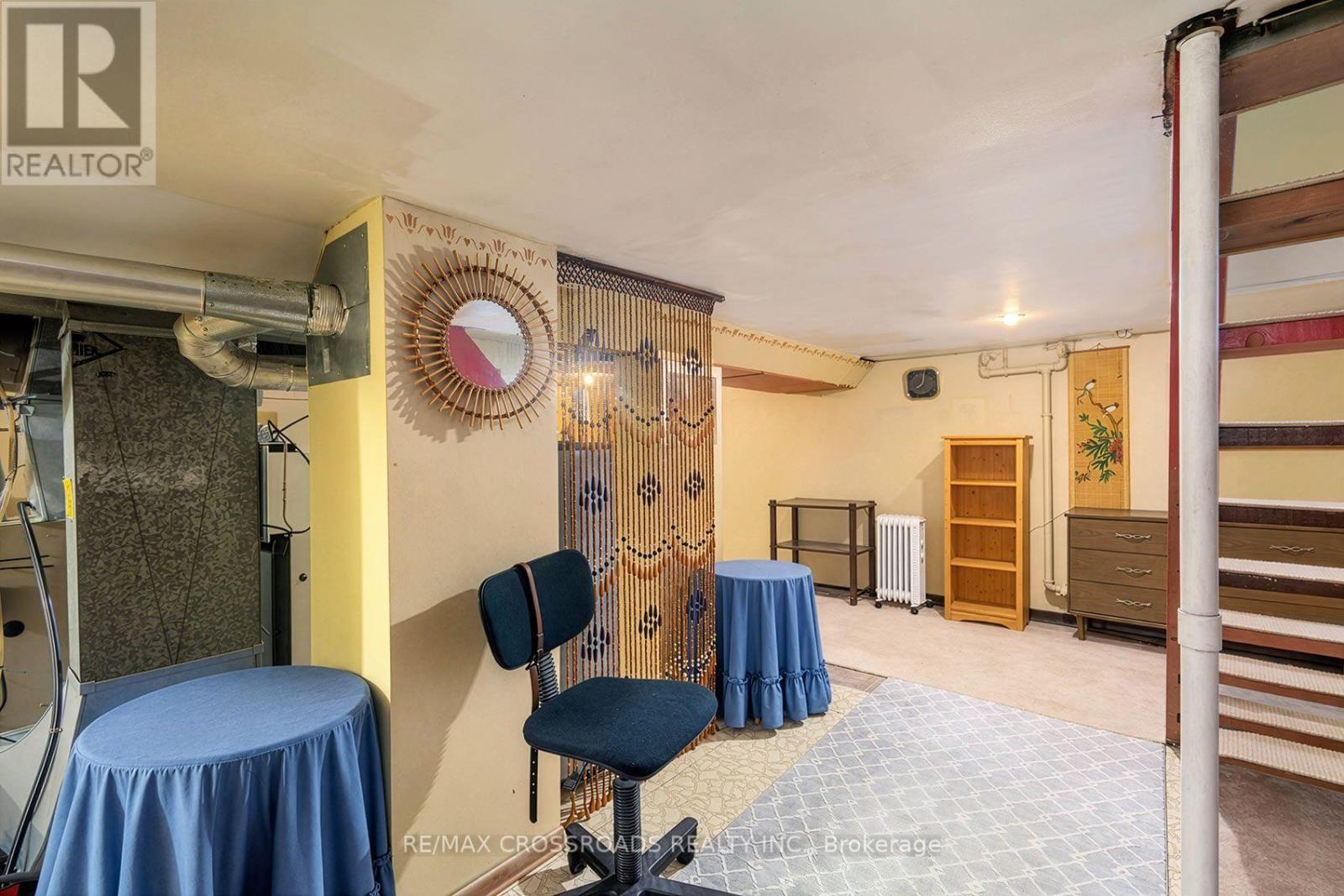 36 MCDONALD AVENUE - 27