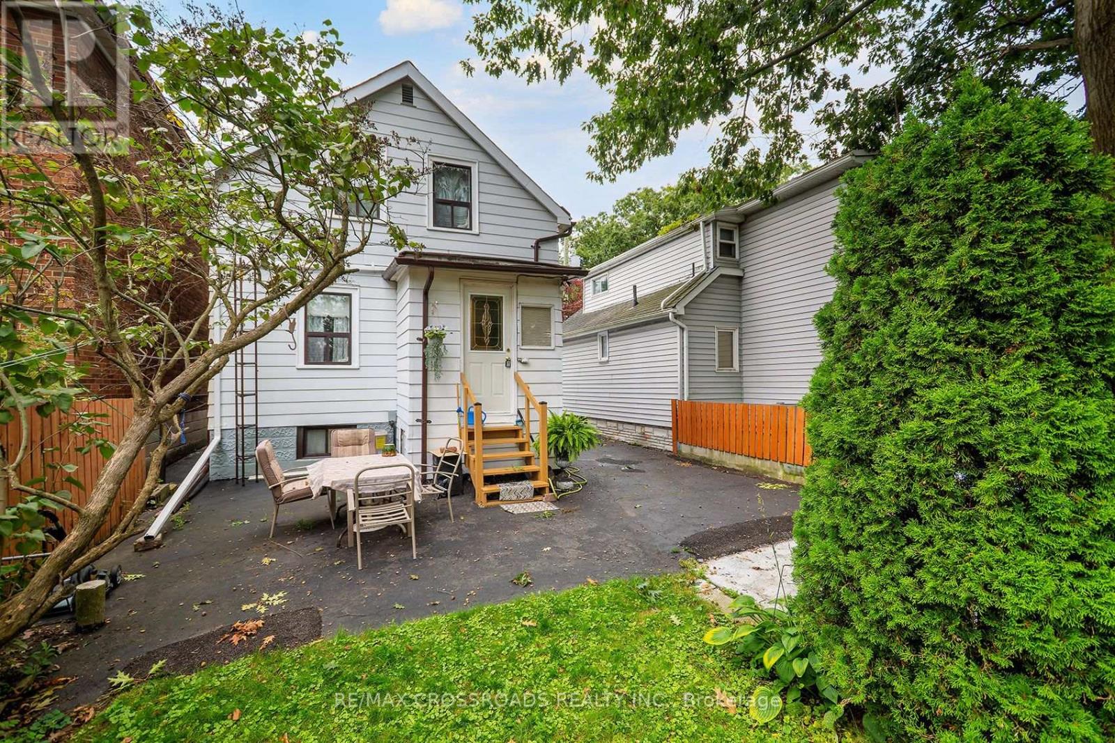 36 MCDONALD AVENUE - Image 35