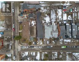 70 Melbourne Avenue, Toronto, ON M6K1K7 Photo 6