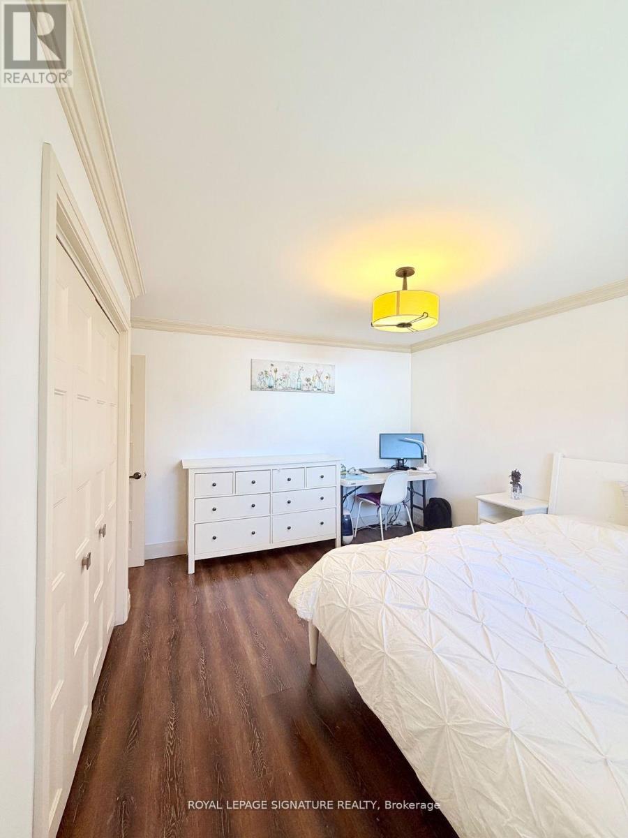 2263 HARCOURT CRESCENT - 21