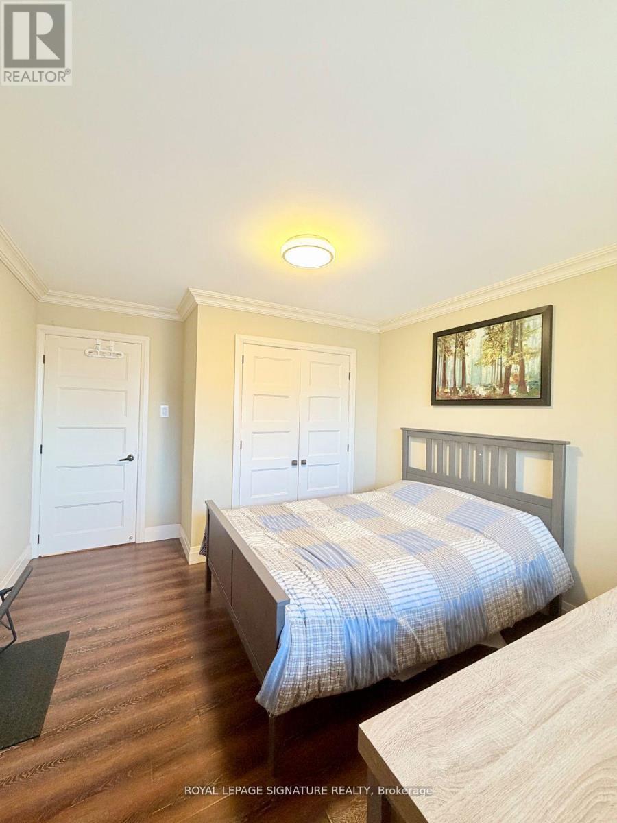 2263 HARCOURT CRESCENT - 22