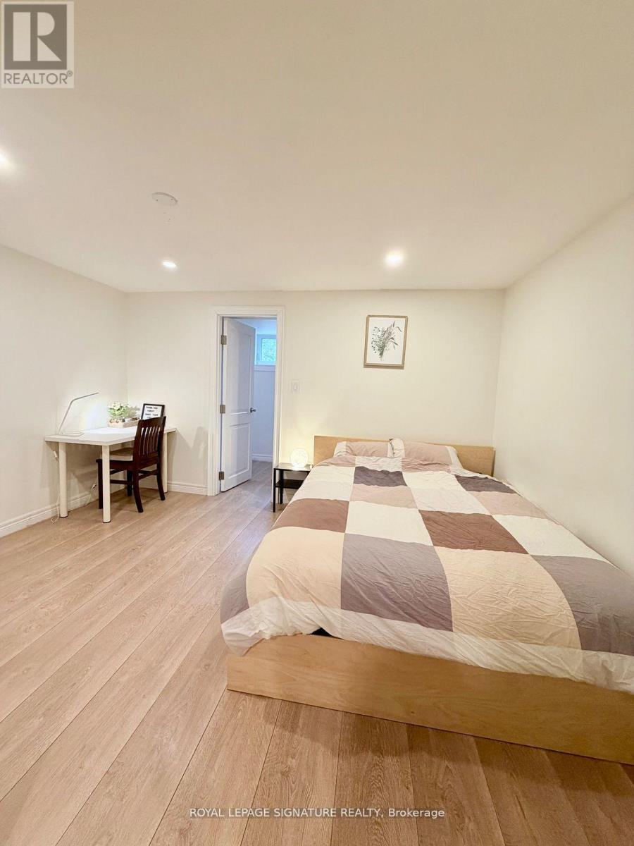 2263 HARCOURT CRESCENT - 36