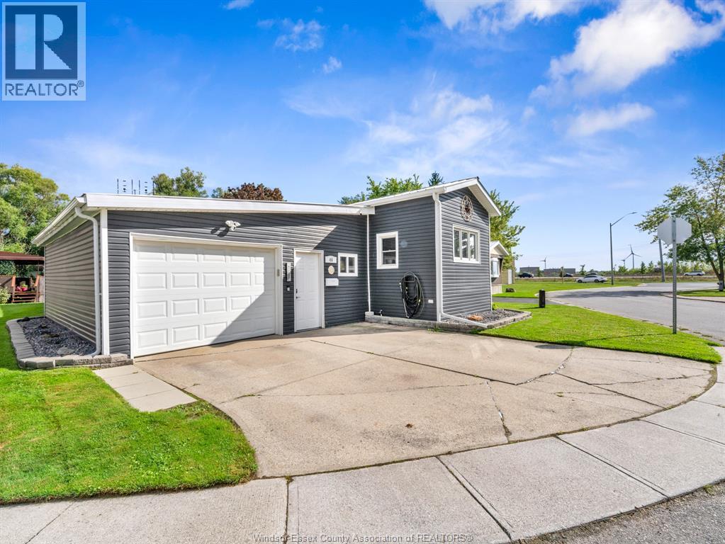46 DIANE CRESCENT - 1