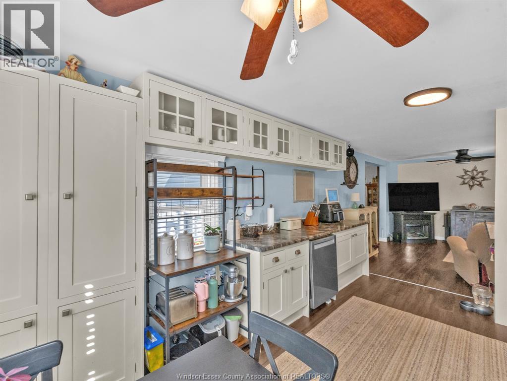 46 DIANE CRESCENT - 12