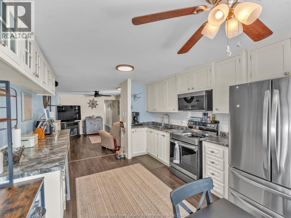 46 DIANE CRESCENT - 13