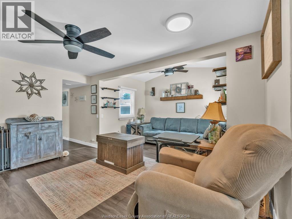 46 DIANE CRESCENT - 14